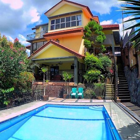 Villa Dira Bogor Exterior photo